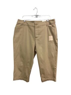 St John's Bay NWT Women's 18W Midrise Capri Pants Beige Khaki Tummy Slimming